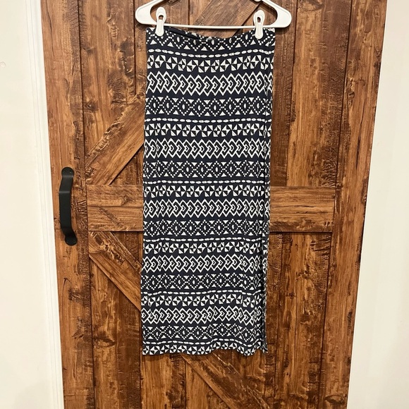Loft women’s blue and white tribal‎ print maxi skirt size xs euc - Picture 1 of 6